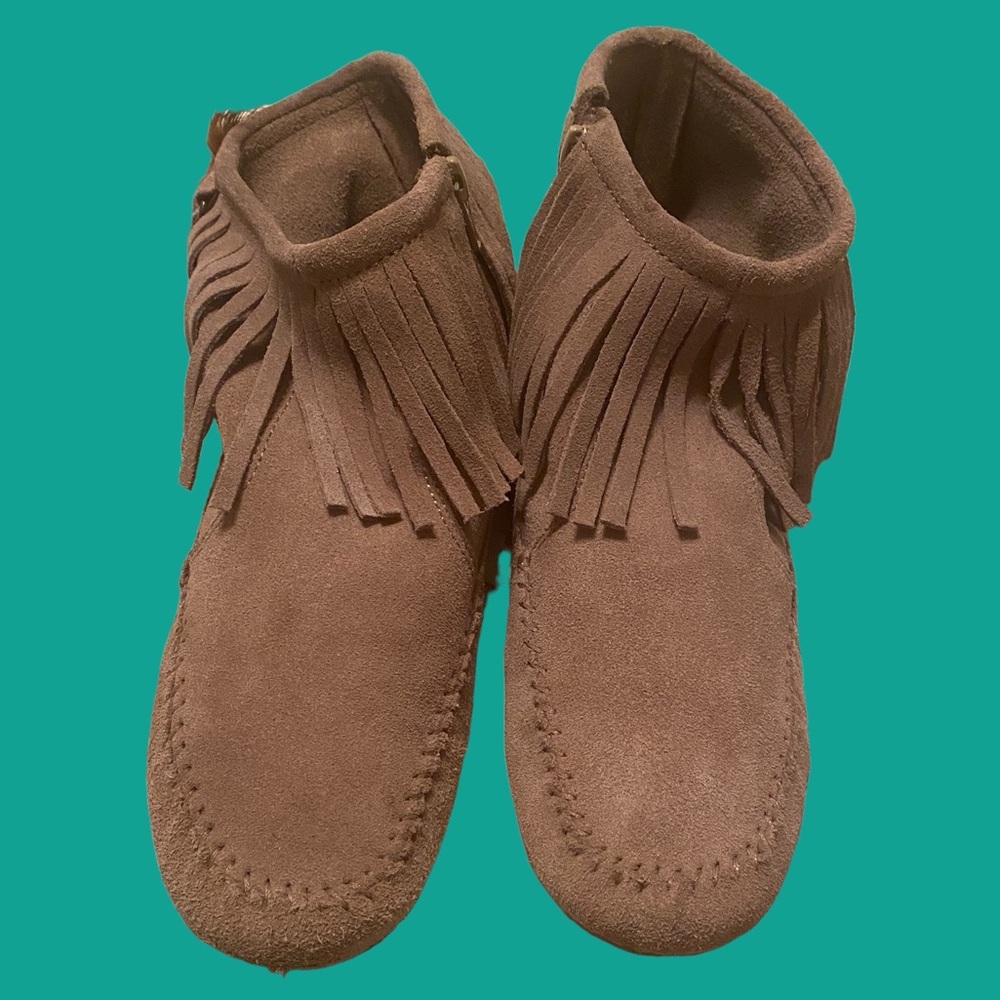 Minnetonka Moccasins Suede Leather Fringe Boho Western Boots Shoe Women’s Size 8